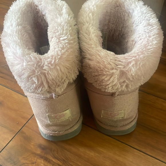 PINK UGGS 🥰 - Picture 4 of 8